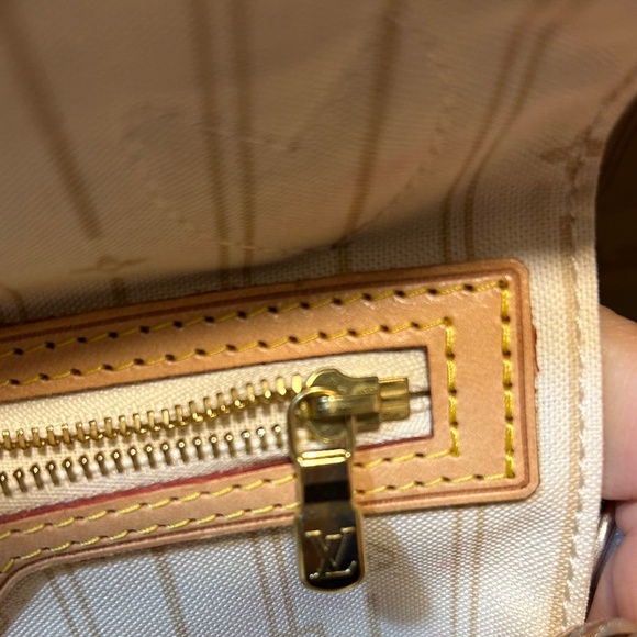 Stunning Louis Vuitton Neverfull pm🤍🩵Azur - Picture 15 of 16